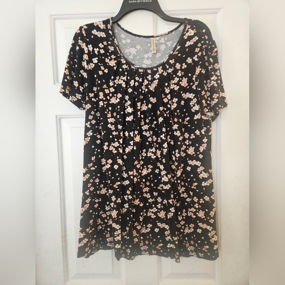 Black and Pink Floral Short Sleeve Top XL